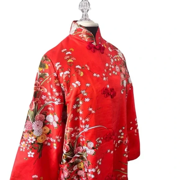 Vintage 1960s Red Floral Japanese Maxi Mandarin Collar House or Evening Coat L - Picture 3 of 11